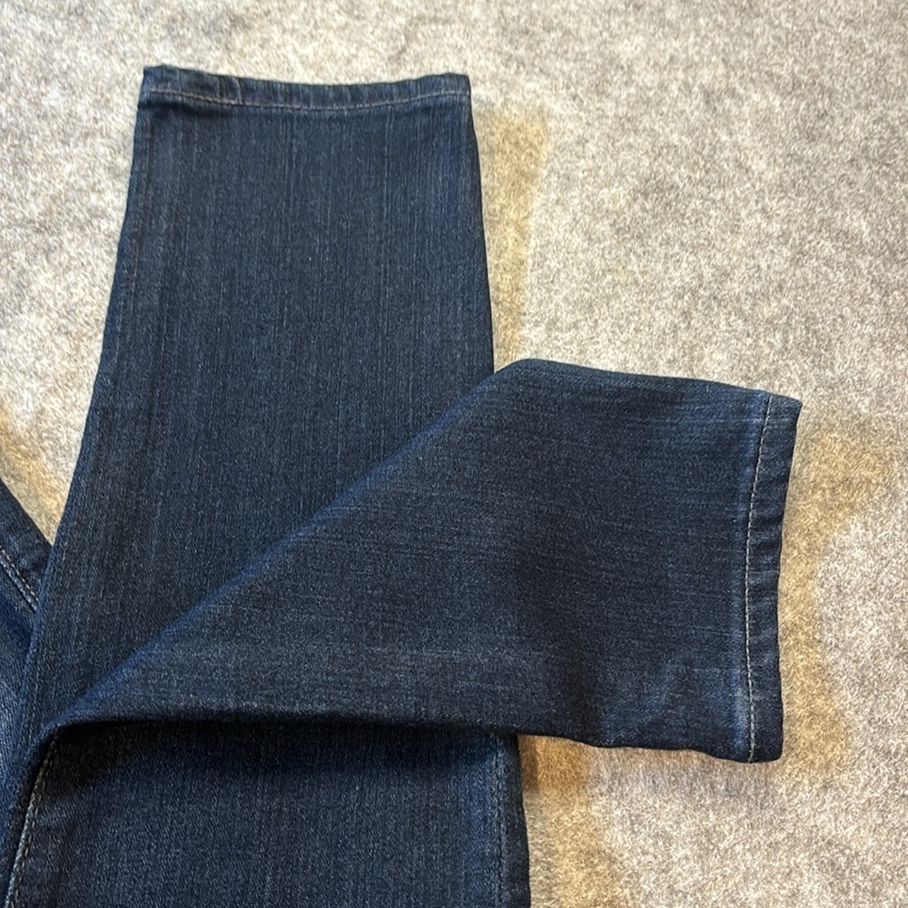 AG  Jeans, The Farrah Skinny-High Rise Skinny. Size 28R. - Picture 4 of 14